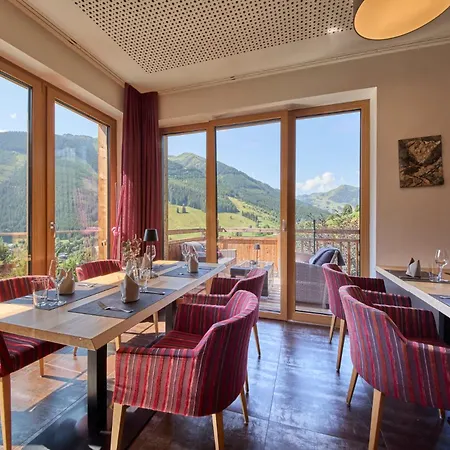 Alpenparks & Sonnleiten Lejlighedshotel 4*