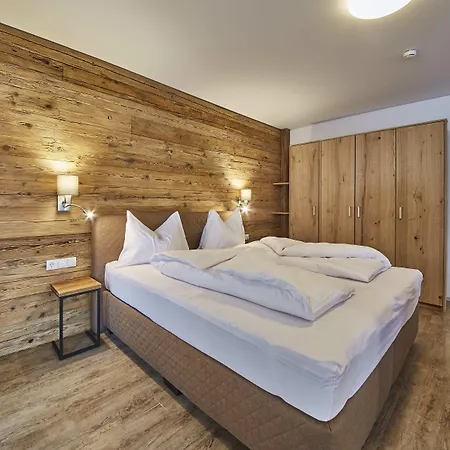 아파트호텔 Alpenparks & Sonnleiten 4*