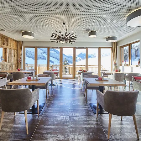 Alpenparks & Sonnleiten Aparthotel 4*