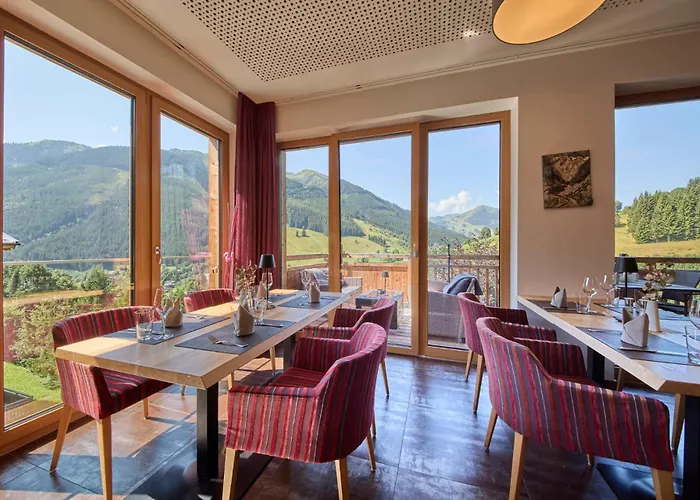 Alpenparks & Sonnleiten 公寓式酒店 4*